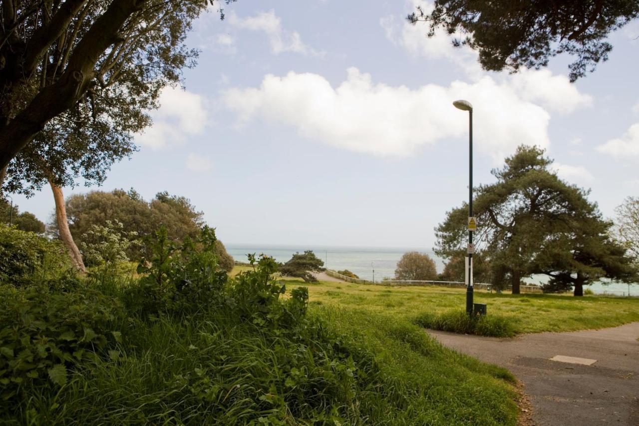 Chine Beach Apartment - Beautiful Location Next To The Beach Bournemouth Exterior photo