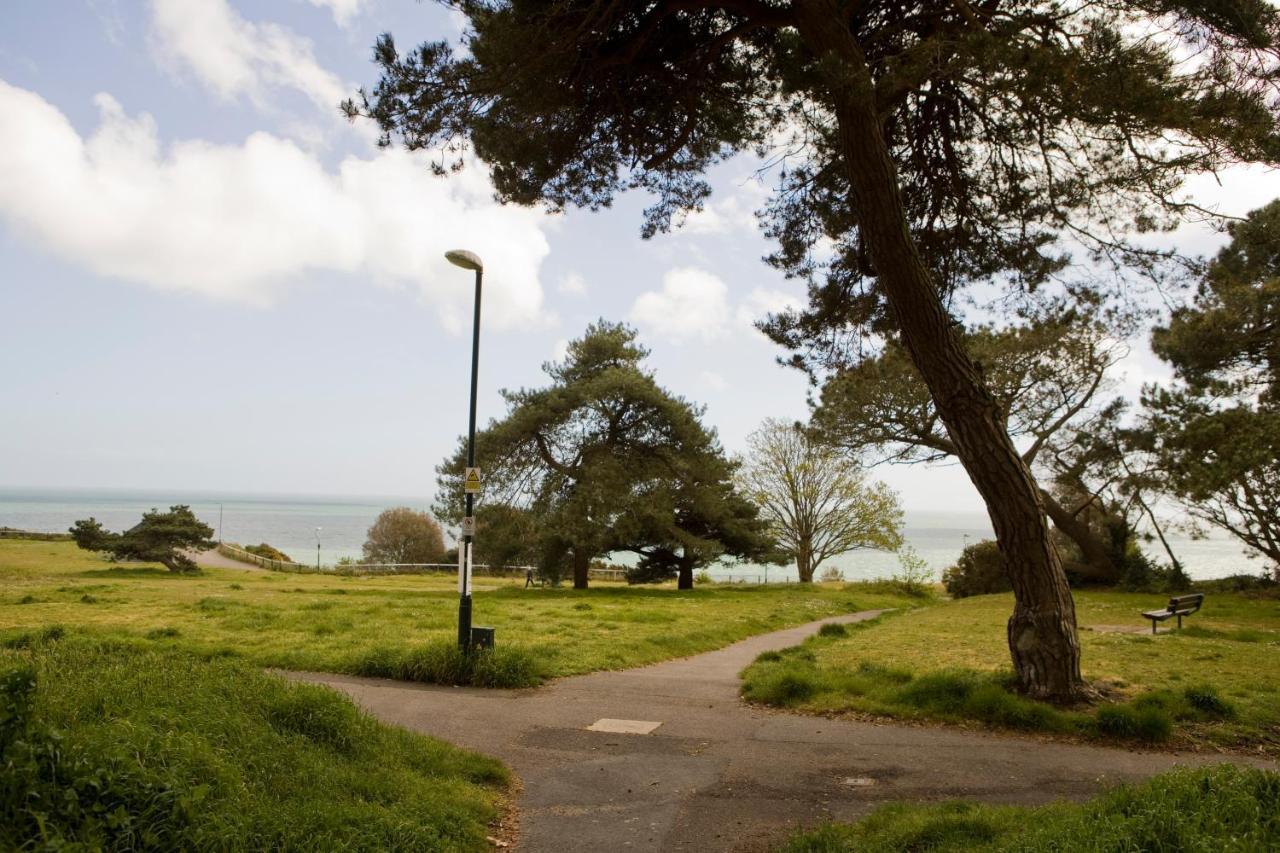 Chine Beach Apartment - Beautiful Location Next To The Beach Bournemouth Exterior photo